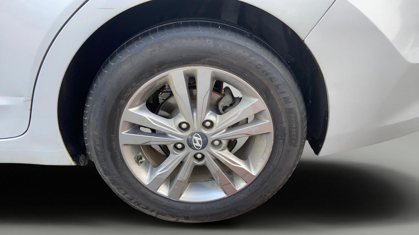 2018 Hyundai New Elantra 2.0 SX(O) AT PETROL, Petrol, Automatic, 1,36,426 km, Left Rear Wheel