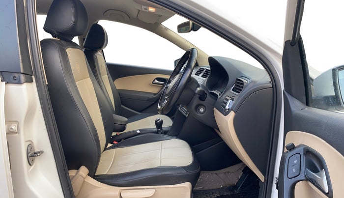 2016 Volkswagen Ameo HIGHLINE1.2L, Petrol, Manual, 53,385 km, Right Side Front Door Cabin