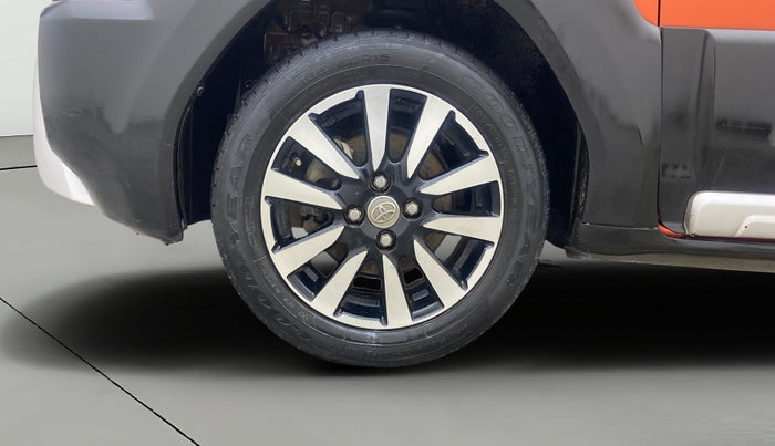 2017 Toyota Etios GD, Diesel, Manual, 86,895 km, Left Front Wheel