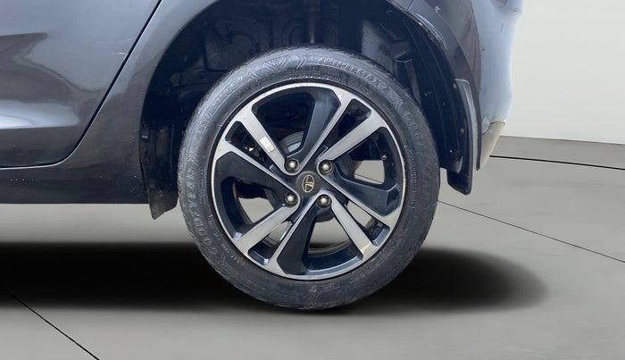 2022 Tata ALTROZ XZ PLUS PETROL DARK EDITION, Petrol, Manual, 38,738 km, Left Rear Wheel