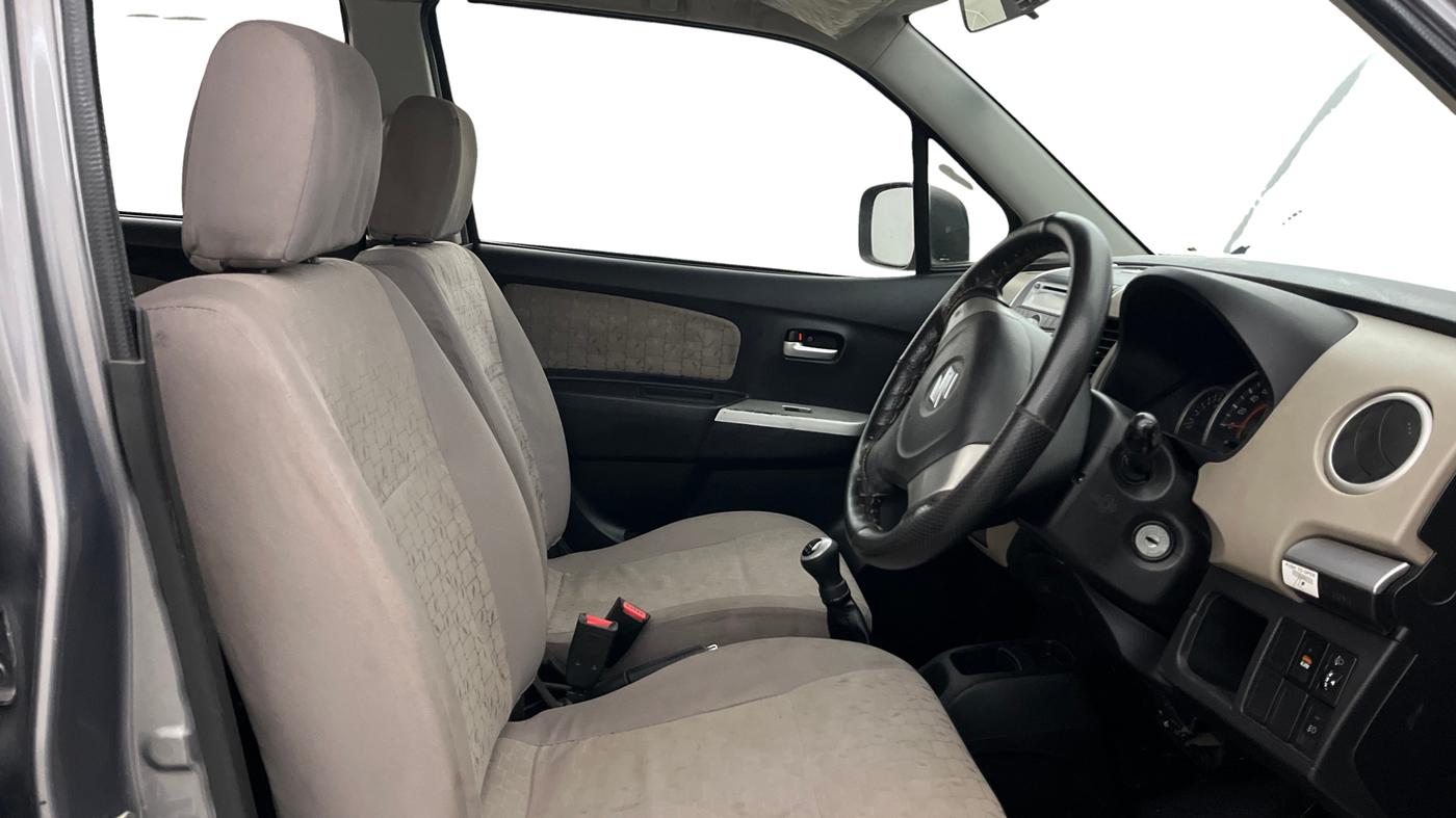 2016 Maruti Wagon R 1.0 VXI, Petrol, Manual, 92,127 km, Right Side Front Door Cabin