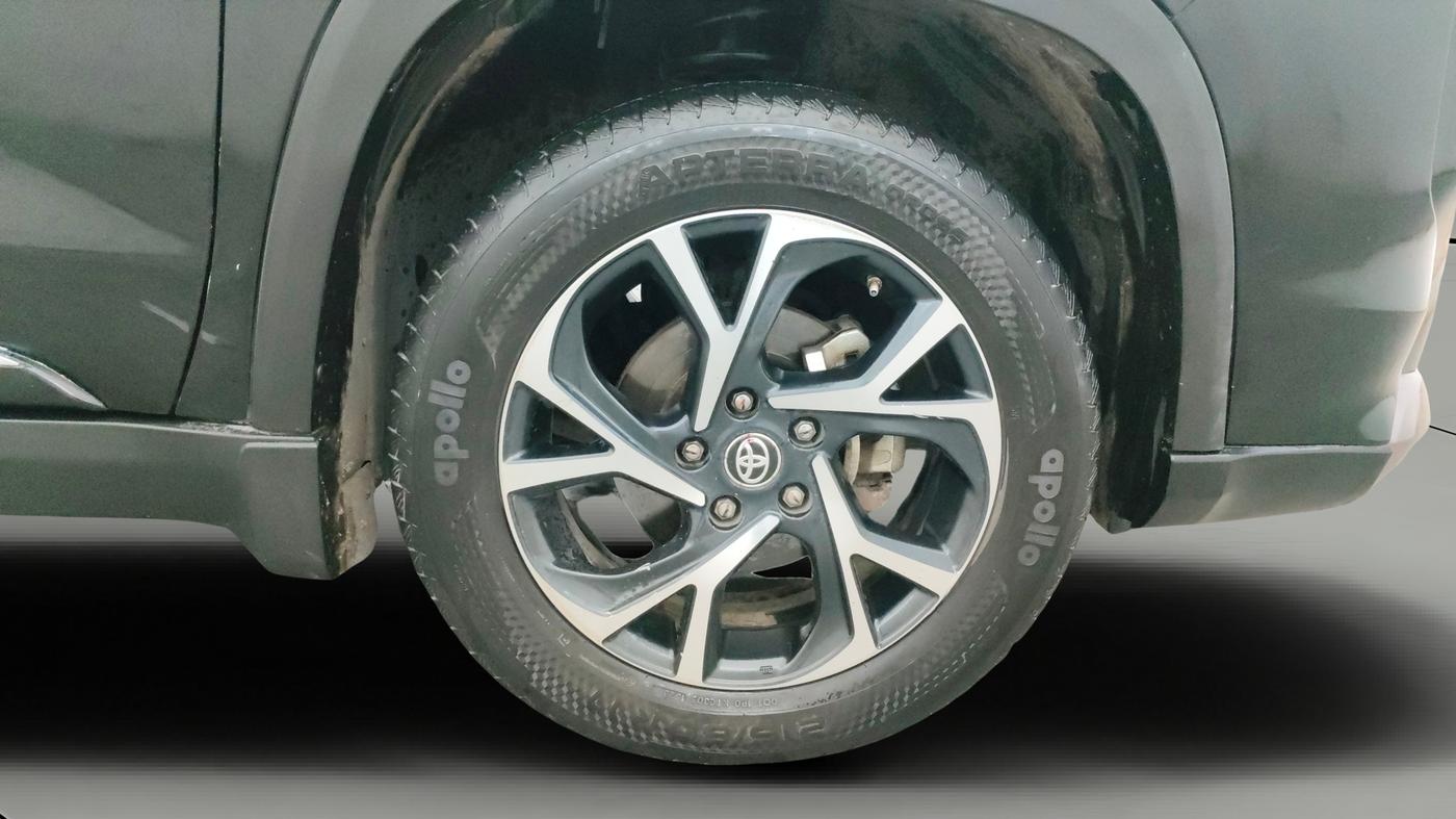 2023 Toyota URBAN CRUISER HYRYDER V HYBRID, Hybrid, Automatic, 89,766 km, Right Front Wheel