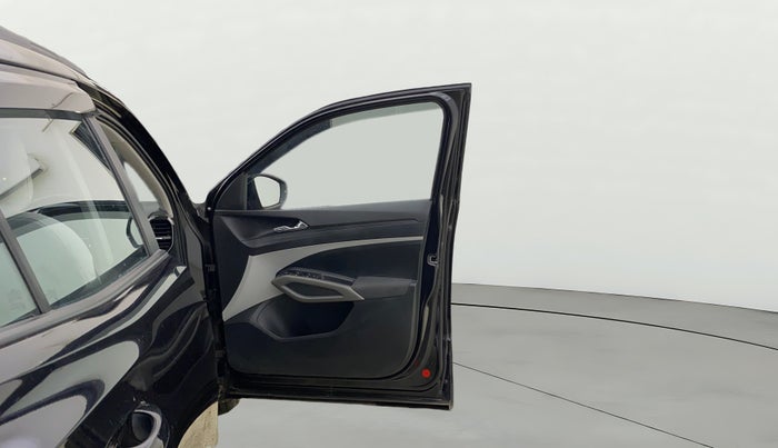 2025 Skoda Kylaq Signature, Petrol, Manual, 2,071 km, RHS Front Door