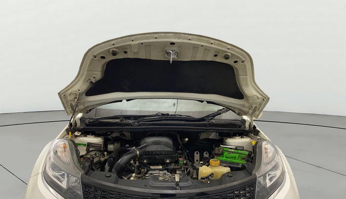 2018 Tata NEXON XM PETROL, Petrol, Manual, 67,123 km, Open Bonet