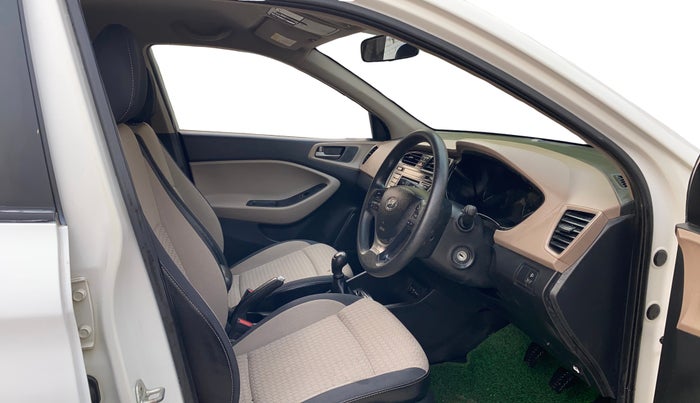 2017 Hyundai Elite i20 SPORTZ 1.2, Petrol, Manual, 20,022 km, Right Side Front Door Cabin