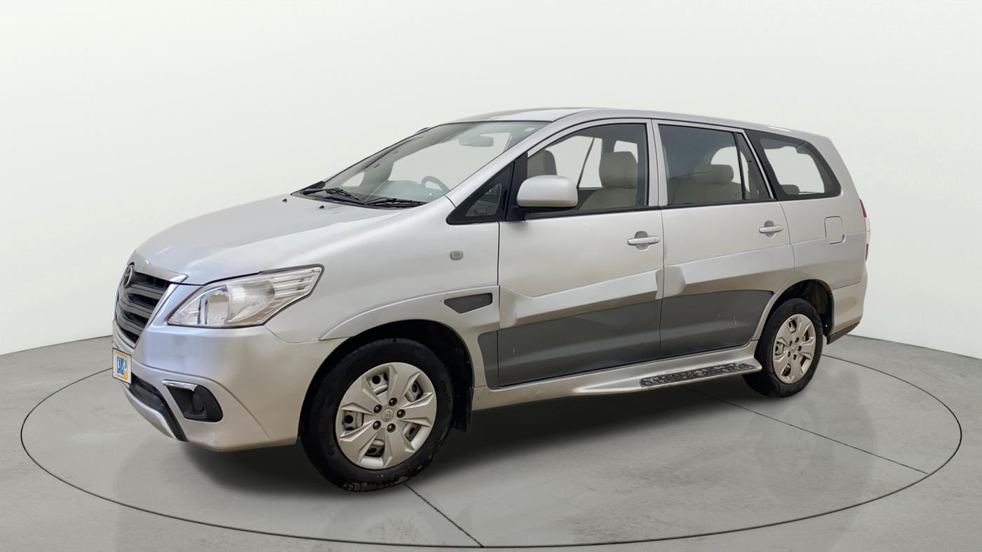 2014 Toyota Innova 2.5 GX 8 STR, Diesel, Manual, 73,985 km, Left Front Diagonal