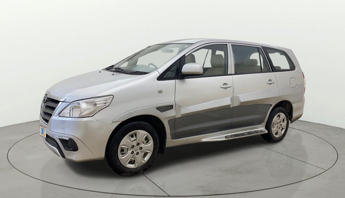 2014 Toyota Innova 2.5 GX 8 STR, Diesel, Manual, 73,319 km, Left Front Diagonal