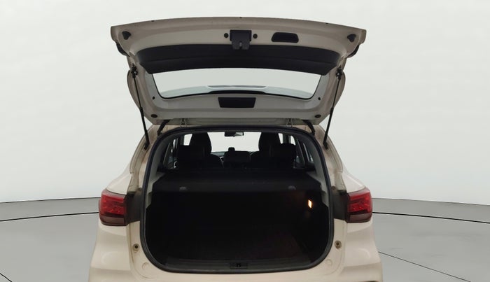 2022 MG ASTOR SHARP 1.5 MT, Petrol, Manual, 10,118 km, Boot Door Open