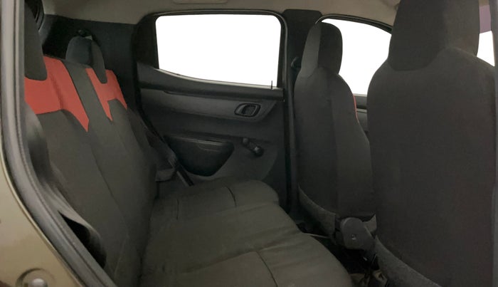 2016 Renault Kwid RXL, Petrol, Manual, 40,031 km, Right Side Rear Door Cabin