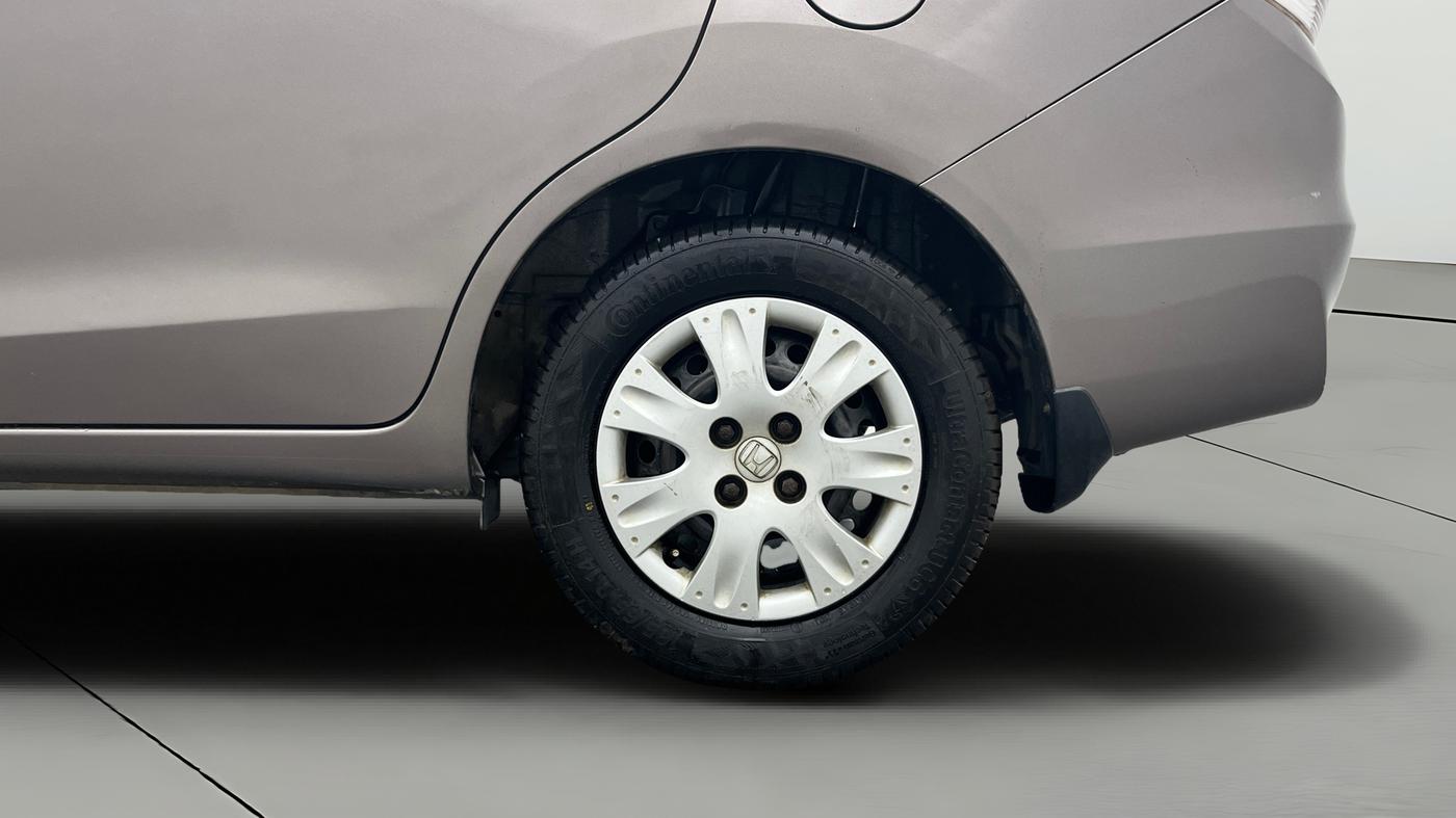 2013 Honda Amaze 1.2L I-VTEC S, Petrol, Manual, 1,00,826 km, Left Rear Wheel