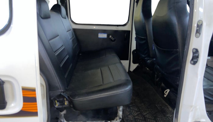 2022 Maruti Eeco 5 STR AC (O), Petrol, Manual, 26,571 km, Right Side Rear Door Cabin