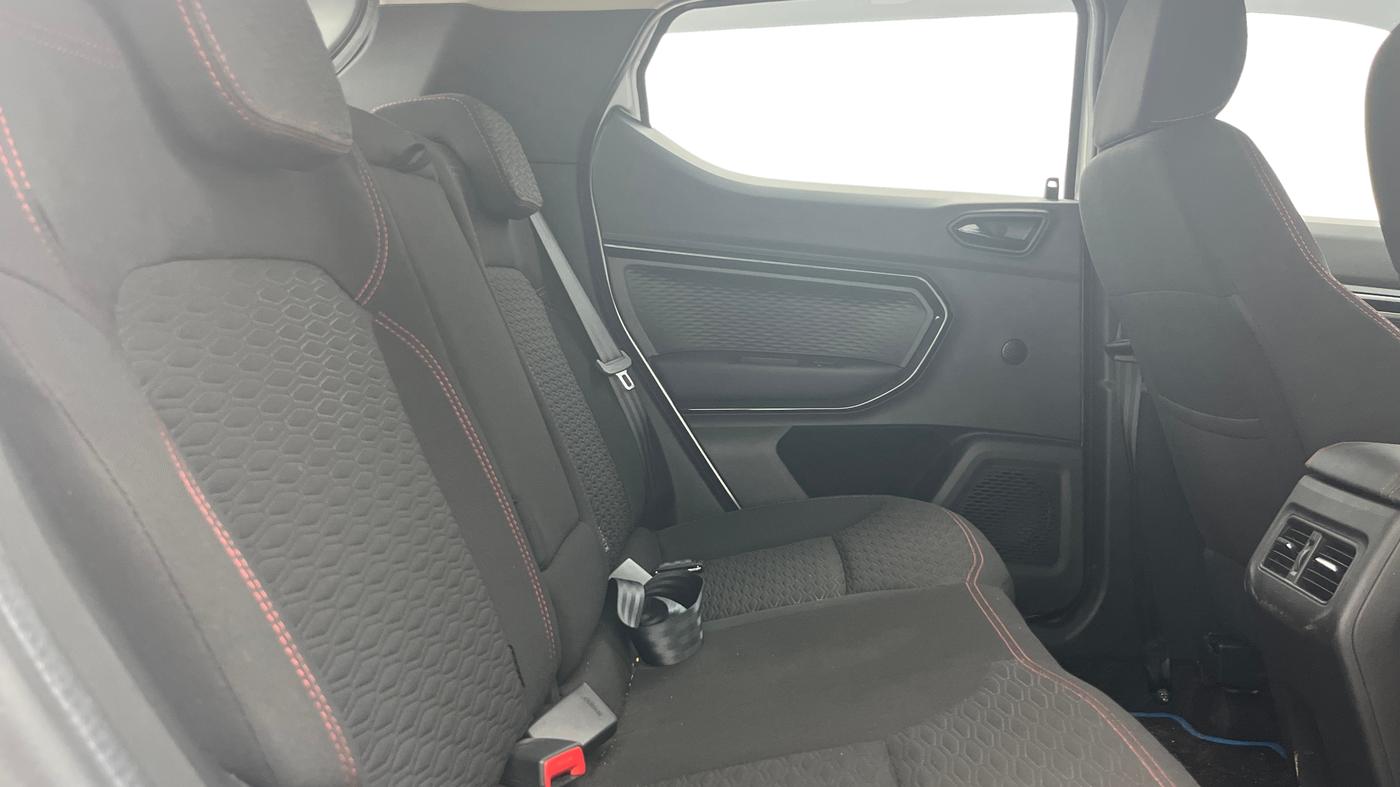 2023 Renault Kiger RXZ TURBO CVT, Petrol, Automatic, 17,112 km, Right Side Rear Door Cabin