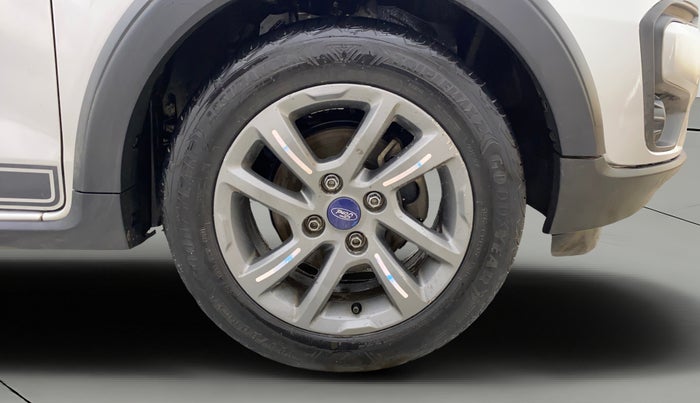 2018 Ford FREESTYLE TITANIUM 1.2 PETROL, CNG, Manual, 1,42,948 km, Right Front Wheel