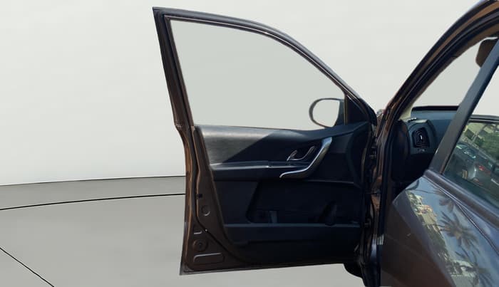 2019 Mahindra XUV500 W9 AT, Diesel, Automatic, 88,811 km, LHS Front Door
