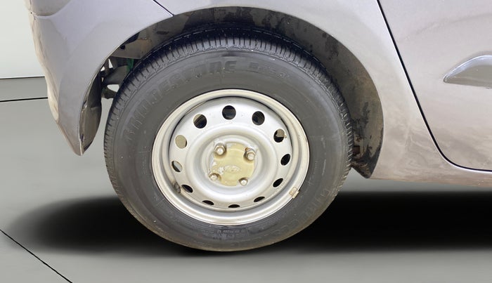 2015 Hyundai i10 MAGNA 1.1, Petrol, Manual, 28,831 km, Right Rear Wheel