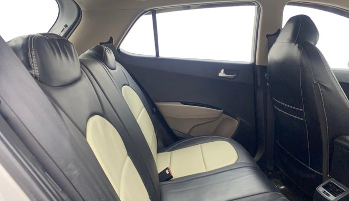 2016 Hyundai Grand i10 SPORTZ 1.2 KAPPA VTVT, Petrol, Manual, 63,843 km, Right Side Rear Door Cabin