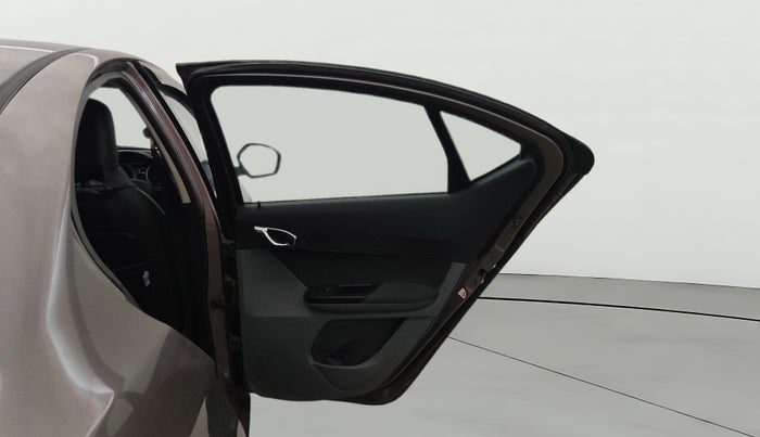 2017 Tata TIGOR XZ PETROL, Petrol, Manual, 1,16,950 km, RHS Rear Door