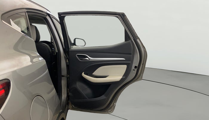 2022 MG ASTOR SUPER 1.5 MT, Petrol, Manual, 39,486 km, RHS Rear Door