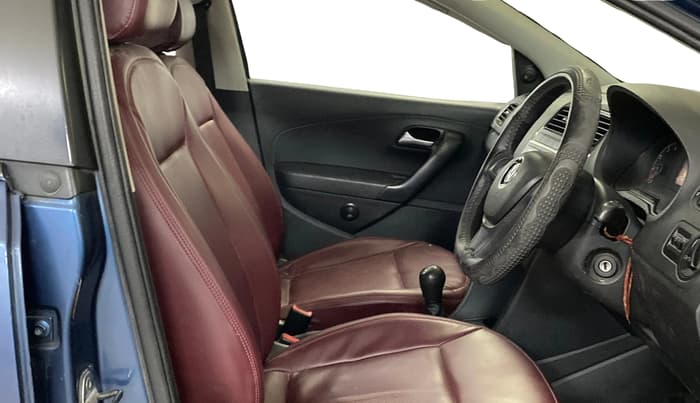 2016 Volkswagen Polo TRENDLINE 1.2L PETROL, Petrol, Manual, 1,00,319 km, Right Side Front Door Cabin