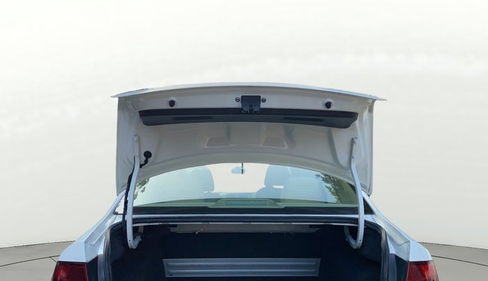 2020 Volkswagen Vento HIGHLINE 1.0L TSI AT, Petrol, Automatic, 93,038 km, Boot Door Open