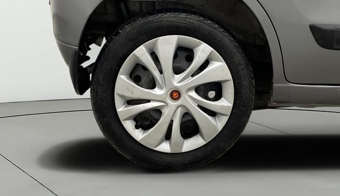 2017 Maruti Wagon R 1.0 VXI AMT, Petrol, Automatic, 1,01,283 km, Right Rear Wheel