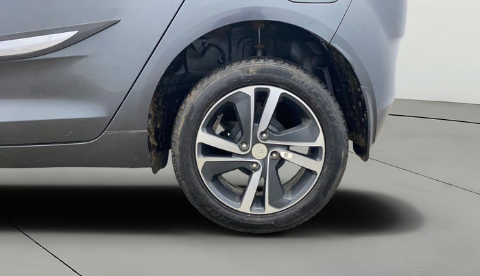 2021 Tata ALTROZ XZ PETROL, Petrol, Manual, 5,768 km, Left Rear Wheel