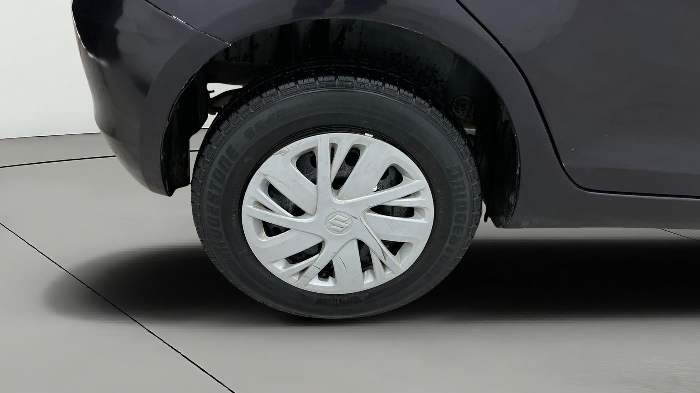 2015 Maruti Swift VXI, Petrol, Manual, 57,277 km, Right Rear Wheel