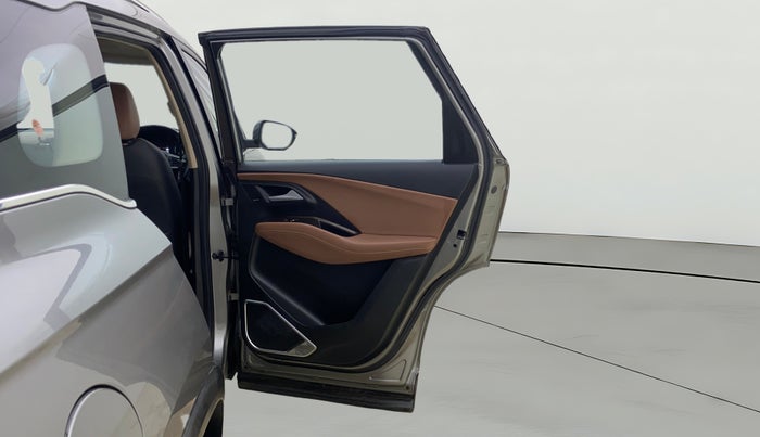 2023 MG HECTOR PLUS SHARP PRO 1.5 PETROL TURBO CVT 7 STR, Petrol, Automatic, 49,775 km, RHS Rear Door