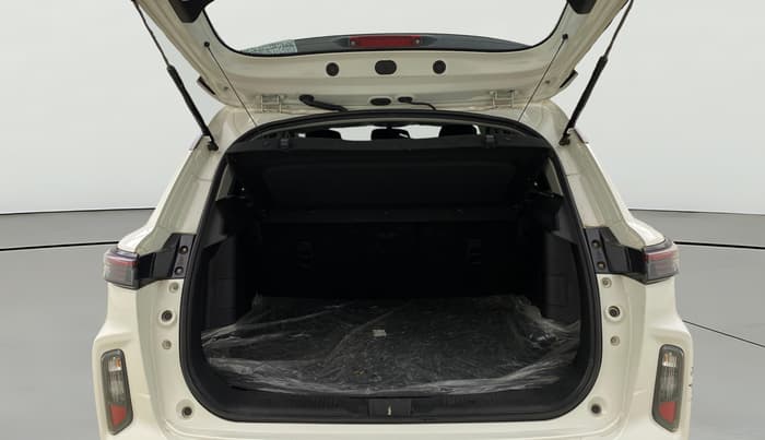 2023 Maruti Grand Vitara ALPHA SMART HYBRID AT, Petrol, Automatic, 14,791 km, Boot Open Zoomed View
