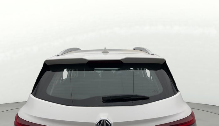 2021 MG HECTOR PLUS SUPER 1.5 PETROL TURBO HYBRID MT 7-STR, Petrol, Manual, 91,637 km, Rear Windshield