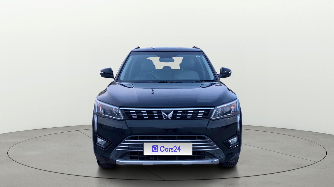 2024 Mahindra XUV300 W8 (O) 1.2 PETROL, Petrol, Manual, 31,207 km, Front