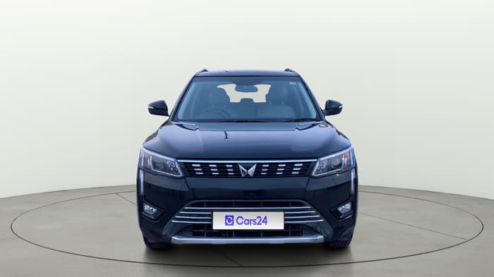 2024 Mahindra XUV300 W8 (O) 1.2 PETROL, Petrol, Manual, 31,207 km, Front