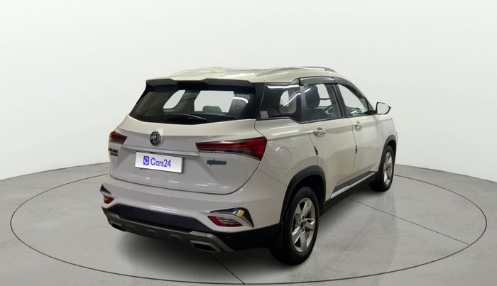 2021 MG HECTOR PLUS SUPER 1.5 PETROL TURBO HYBRID MT 7-STR, Petrol, Manual, 30,423 km, Right Back Diagonal