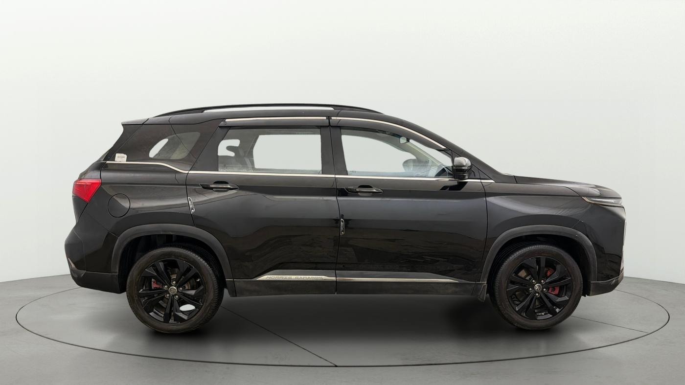 2024 MG HECTOR PLUS Sharp Pro Blackstorm 1.5 Turbo Petrol CVT 7 STR, Petrol, Automatic, 19,753 km, Right Side View