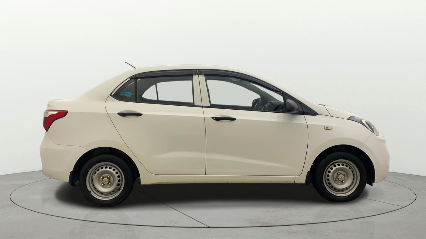 2017 Hyundai Xcent E, Petrol, Manual, 57,535 km, Right Side View