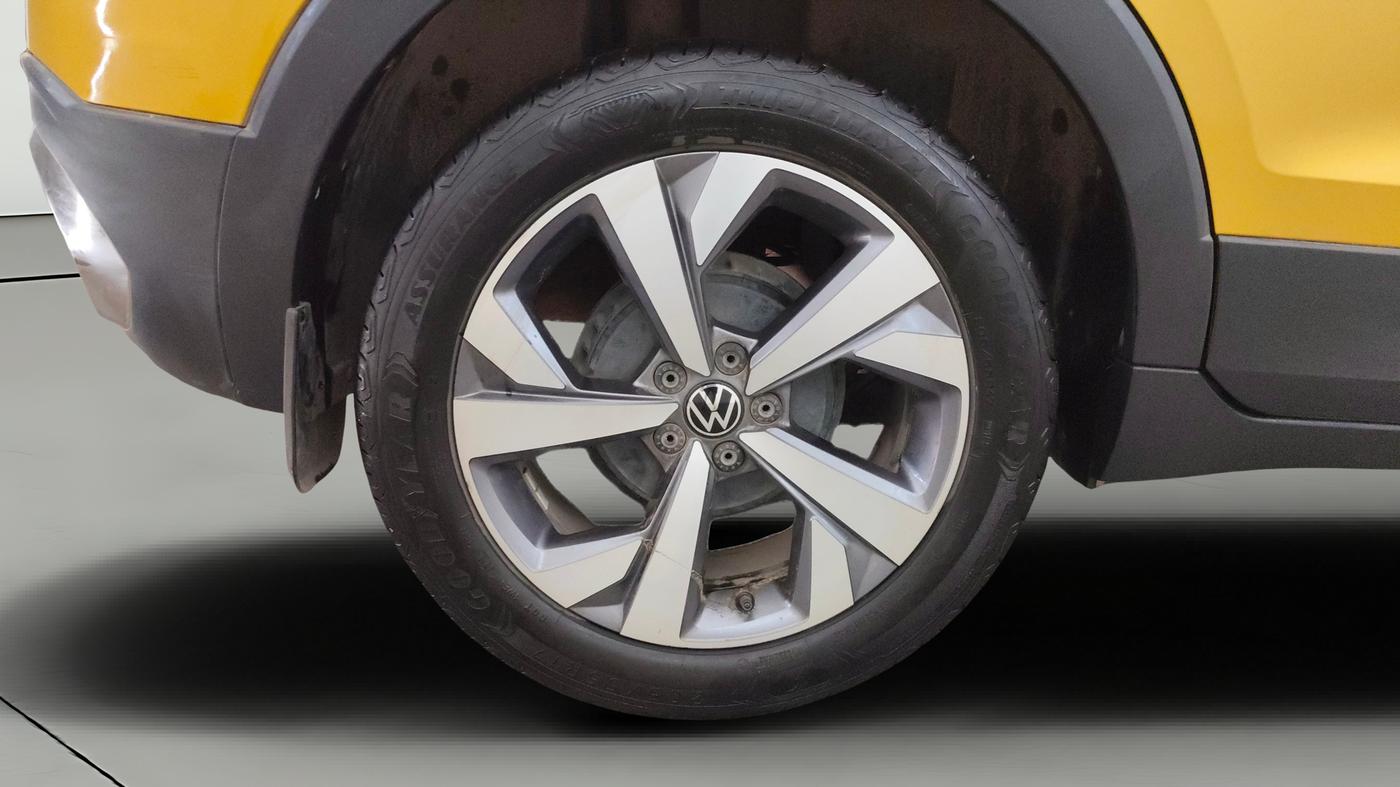 2022 Volkswagen TAIGUN TOPLINE 1.0 TSI AT, Petrol, Automatic, 28,405 km, Right Rear Wheel