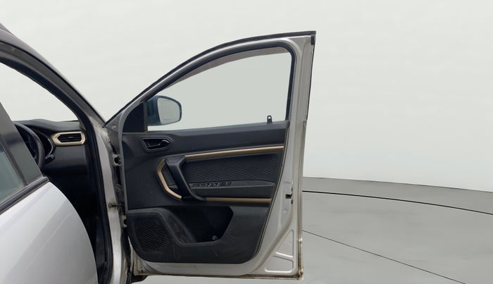 2021 Renault Kiger RXT MT DUAL TONE, Petrol, Manual, 79,672 km, RHS Front Door