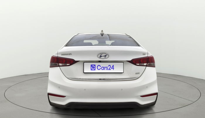 2018 Hyundai Verna 1.6 VTVT SX O, Petrol, Manual, 1,11,324 km, Back/Rear