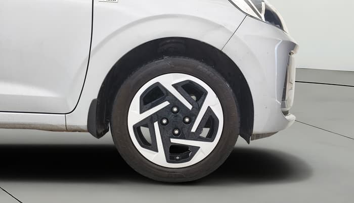 2024 Hyundai GRAND I10 NIOS SPORTZ AMT 1.2 KAPPA VTVT, Petrol, Automatic, 6,303 km, Right Front Wheel