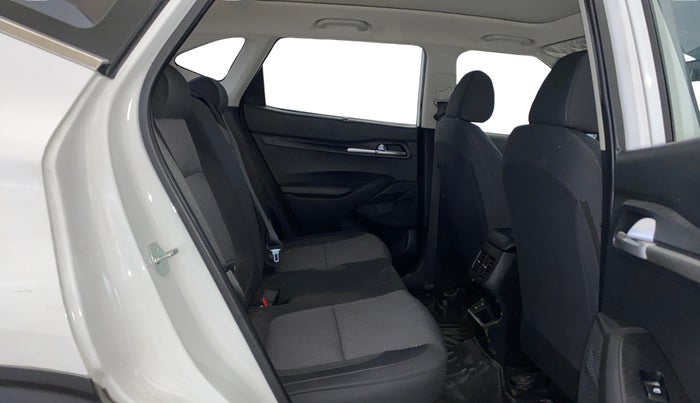 2025 KIA SELTOS HTK (O), Petrol, Manual, 2,460 km, Right Side Rear Door Cabin