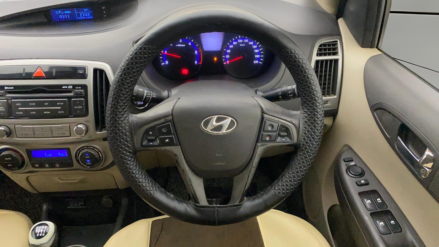 2012 Hyundai i20 ASTA 1.4 CRDI, Diesel, Manual, 1,09,539 km, Steering Wheel Close Up