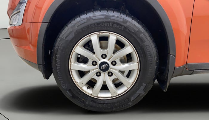 2016 Mahindra XUV500 W10 AWD AT, Diesel, Automatic, 73,395 km, Left Front Wheel