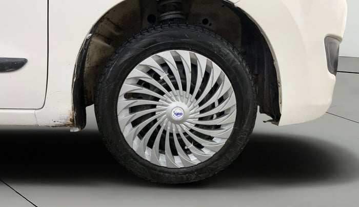 2017 Maruti Wagon R 1.0 VXI, Petrol, Manual, 37,964 km, Right Front Wheel