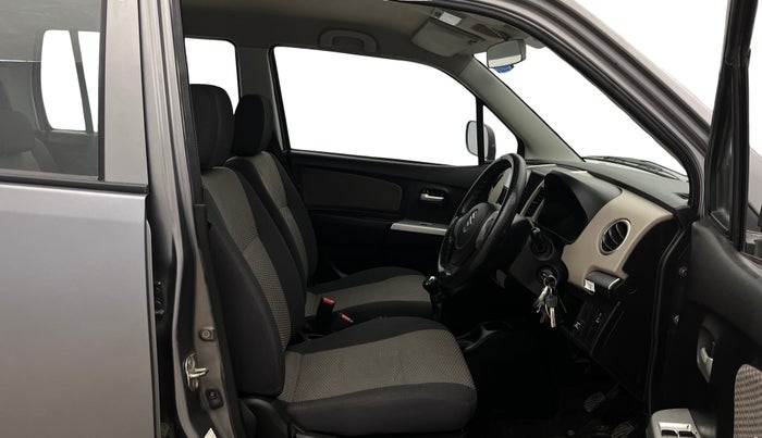 2016 Maruti Wagon R 1.0 LXI, CNG, Manual, 78,516 km, Right Side Front Door Cabin