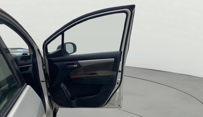 2017 Maruti Ertiga VXI, Petrol, Manual, 1,03,894 km, RHS Front Door