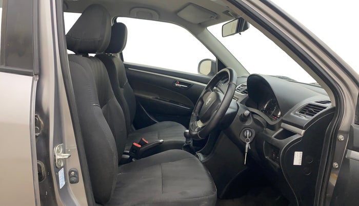 2014 Maruti Swift VDI, Diesel, Manual, 1,35,287 km, Right Side Front Door Cabin