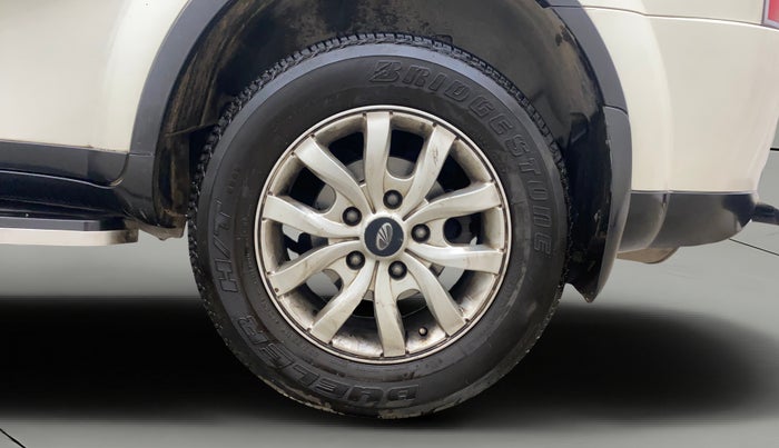 2016 Mahindra XUV500 W10, Diesel, Manual, 1,05,526 km, Left Rear Wheel