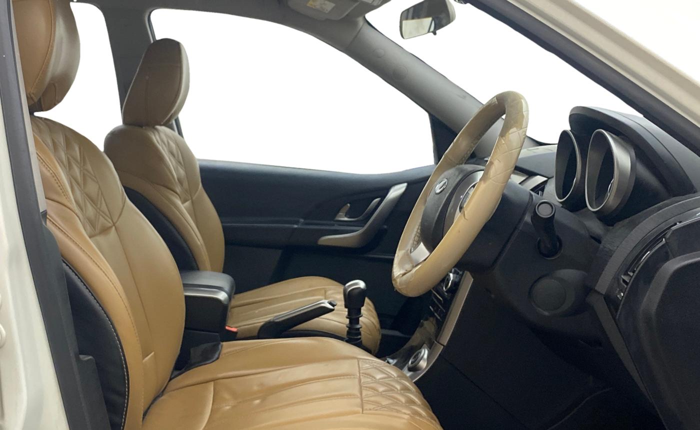 2020 Mahindra XUV500 W7, Diesel, Manual, 44,835 km, Right Side Front Door Cabin