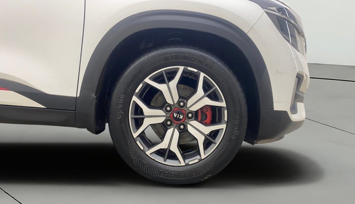 2021 KIA SELTOS GTX PLUS AT 1.5 DIESEL, Diesel, Automatic, 73,823 km, Right Front Wheel