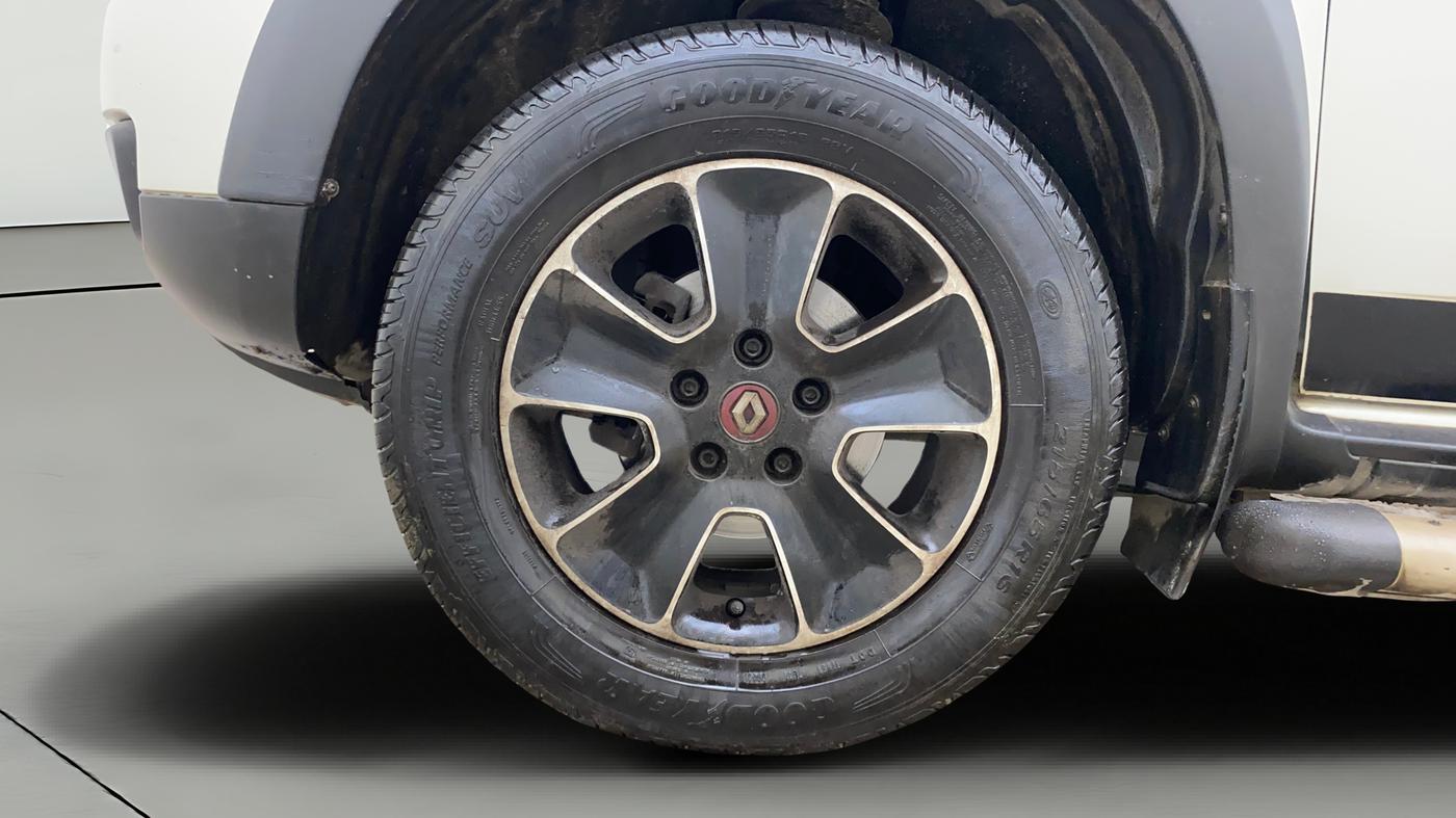 2018 Renault Duster RXS CVT, Petrol, Automatic, 30,921 km, Left Front Wheel